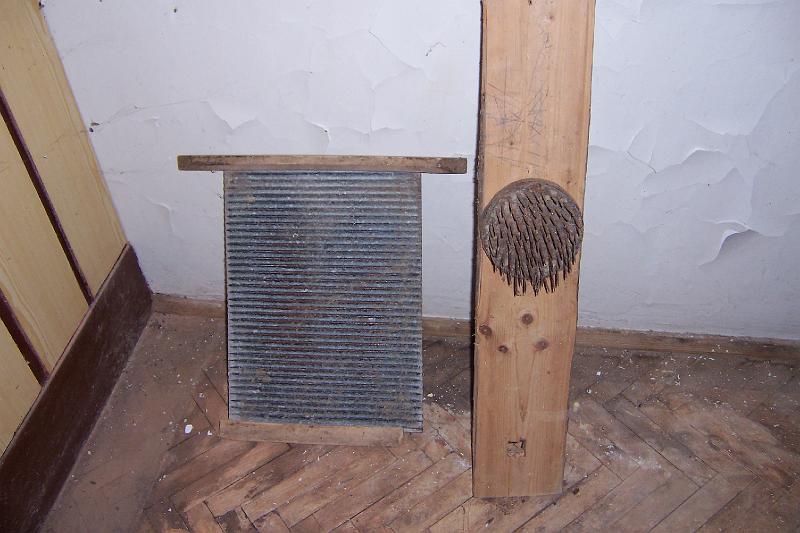 2006 -14.jpg - 2006 marzec. Starocie czekają na swój czas